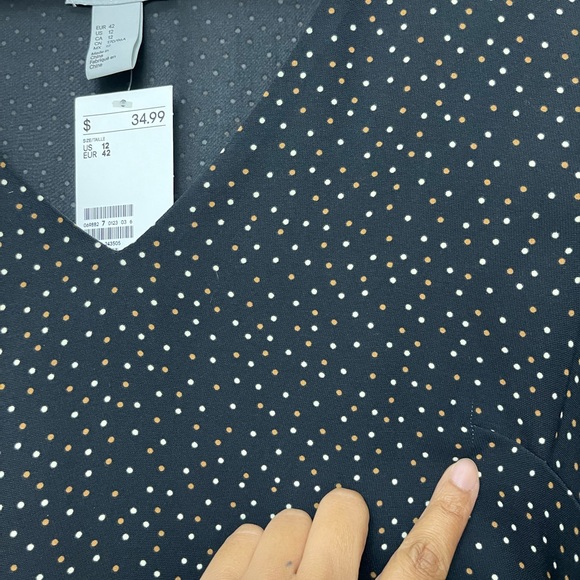 NWT H&M ($34.99 USD) Black Polka Dot Print W/ Ruffled Bell 3/4 Sleeves MiniDress - Picture 5 of 5